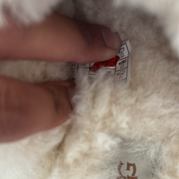 UGG Tan and Cream Women's Slippers - Picture 12 of 13